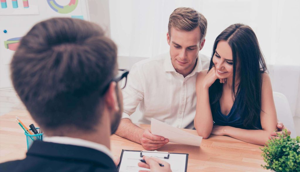 How To Find The Right Insurance Broker For You